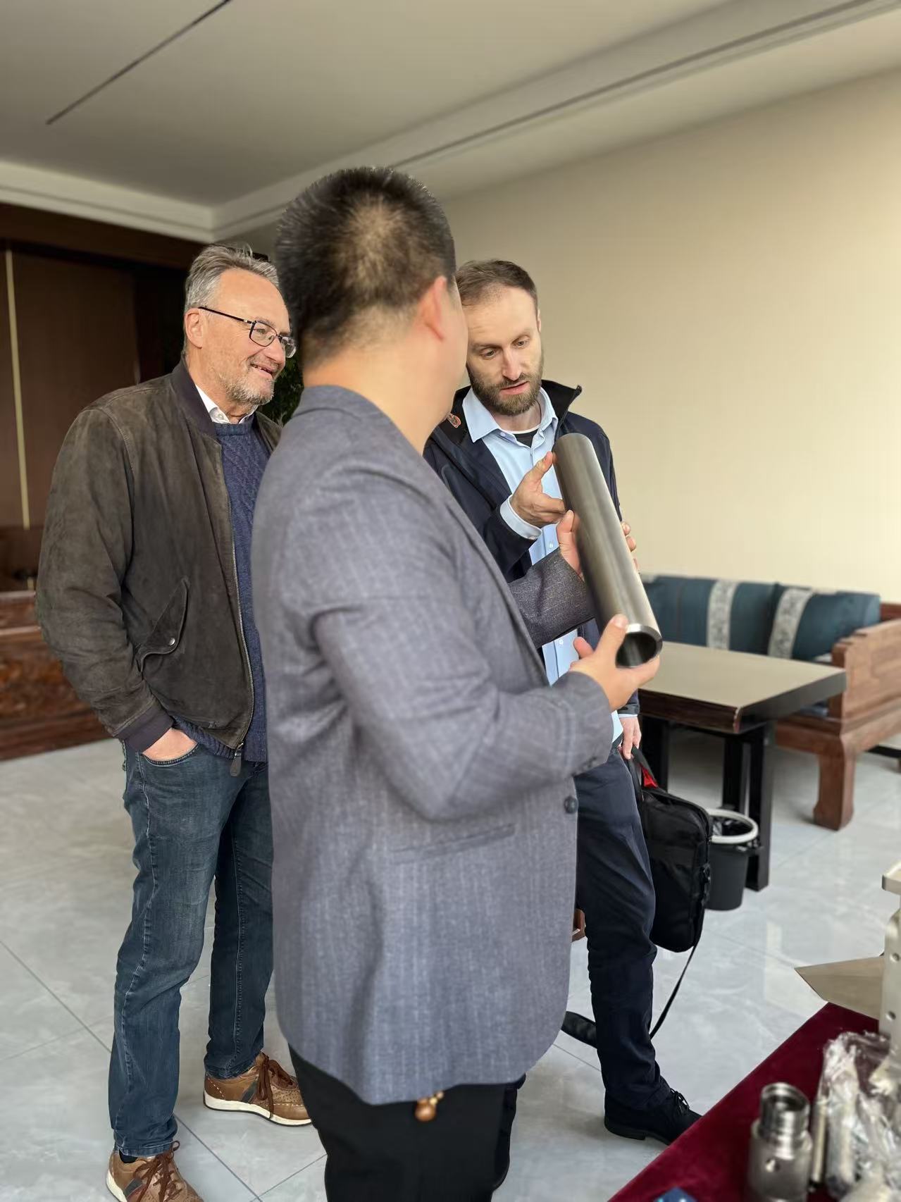 व्वा! जर्मन क्लायंट आमच्या कंपनीत 